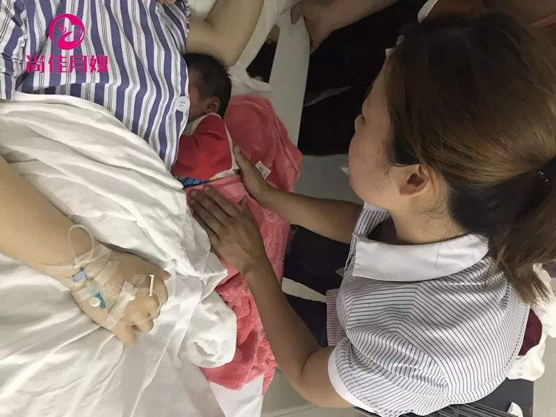 尚佳專業(yè)月嫂丨母乳丨吸奶器吸出來的奶量不能信！