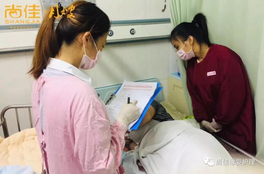 尚佳專業(yè)月嫂丨母乳丨你還認為初乳很臟，要擠掉的嗎？